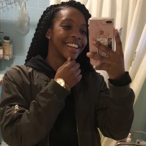 Meet your Posher, Courtney